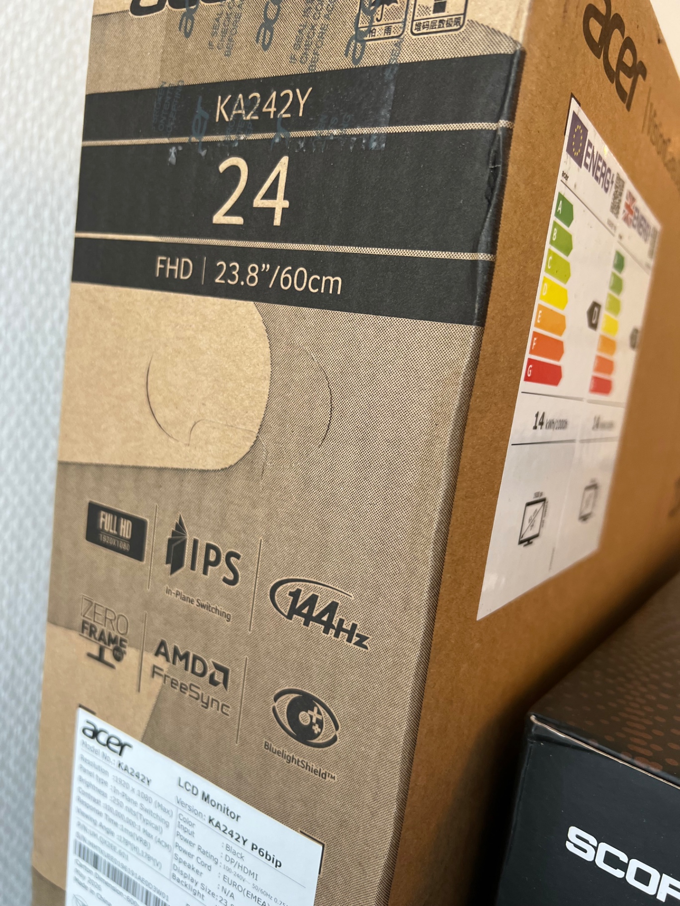 Ny Acer 24 tommer 144 Hz-skærm i pakken
