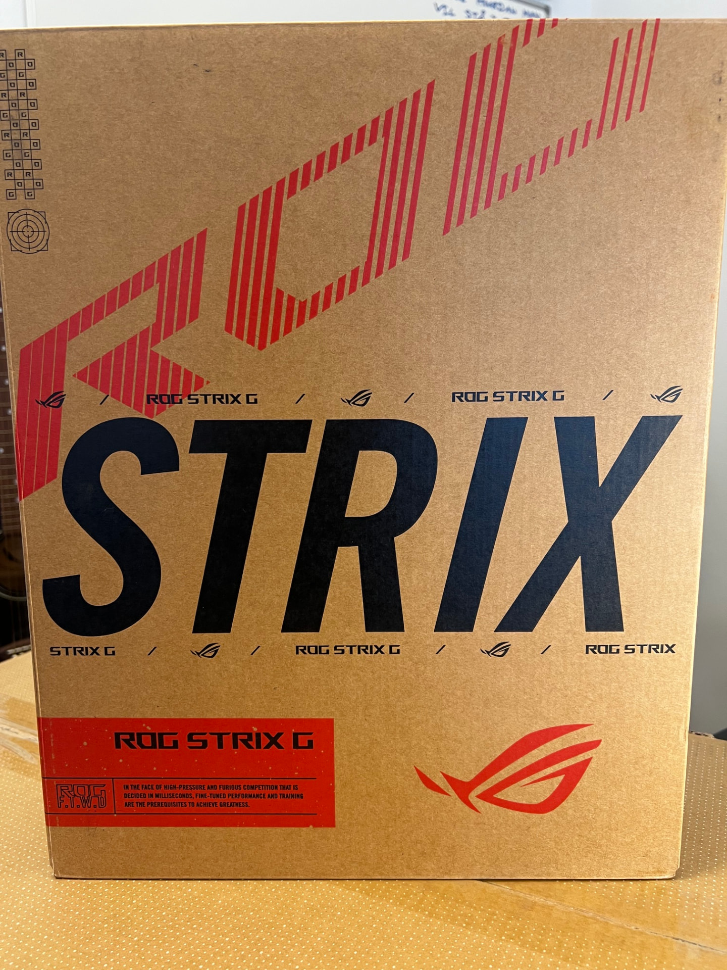 Original ASUS ROG Strix G-emballage