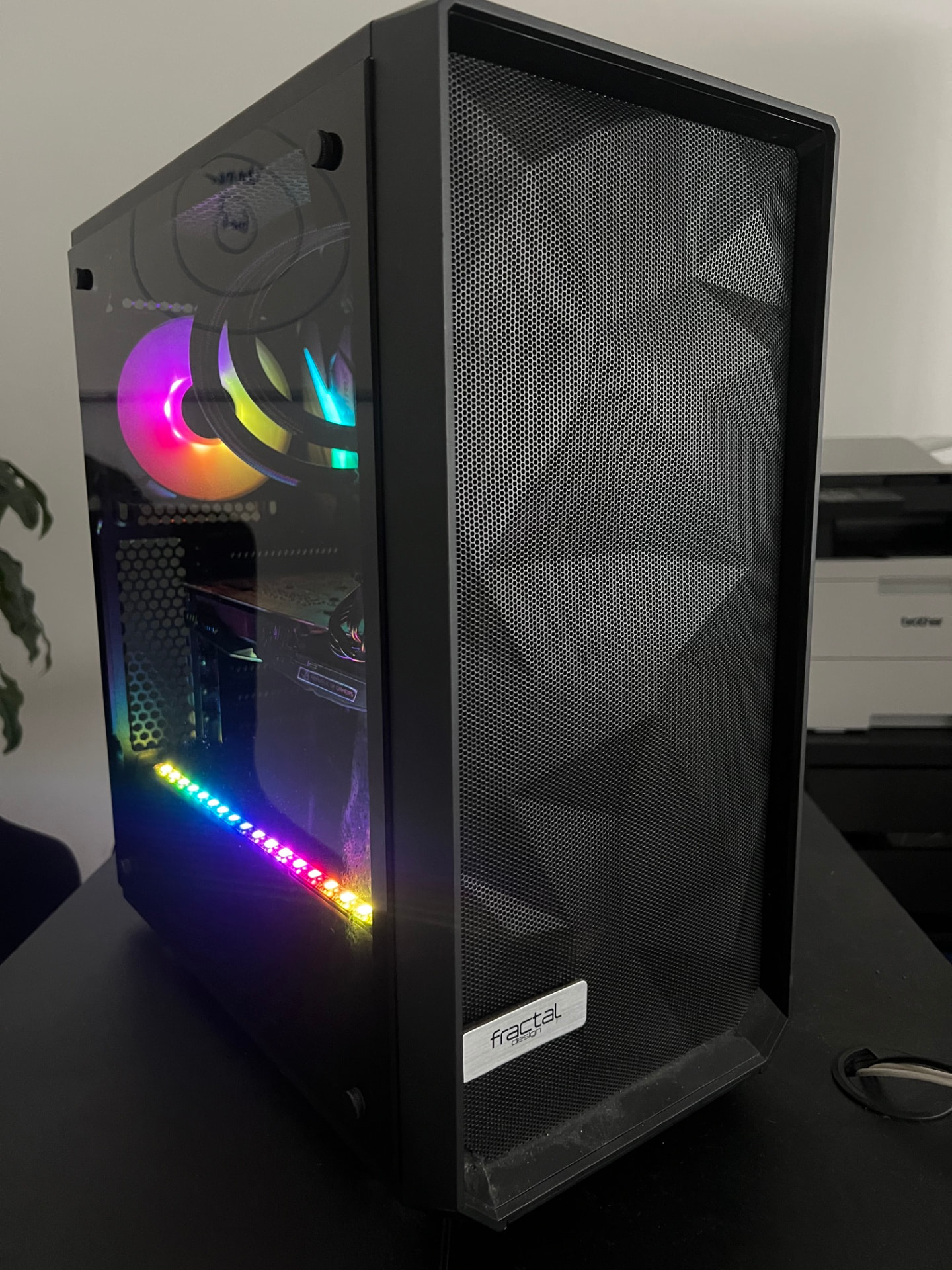 Brugt Fractal gaming-PC set forfra